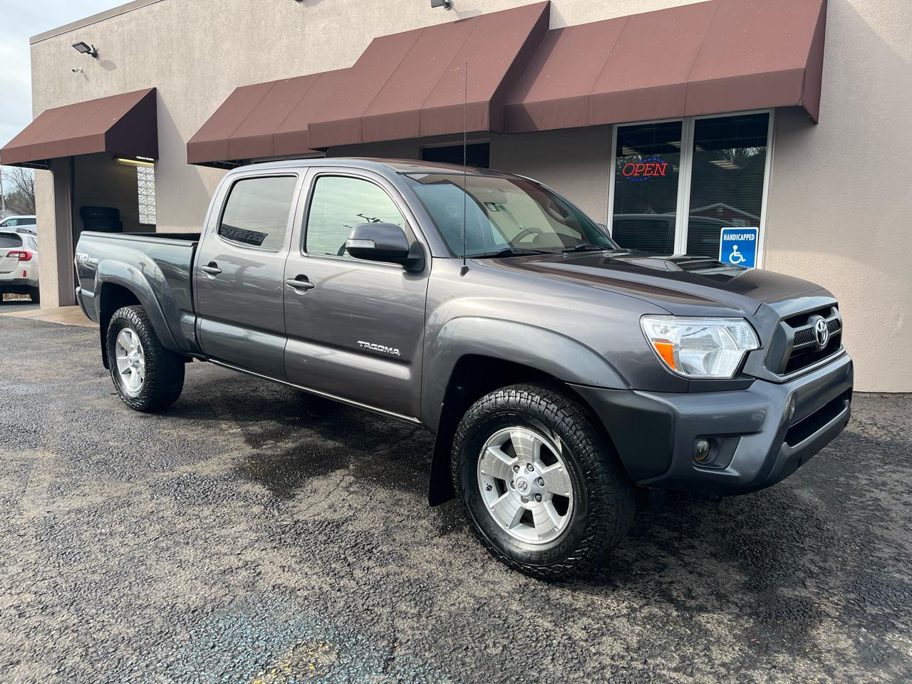Toyota Tacoma Double Cab Long Bed V6 5AT 4WD 2015