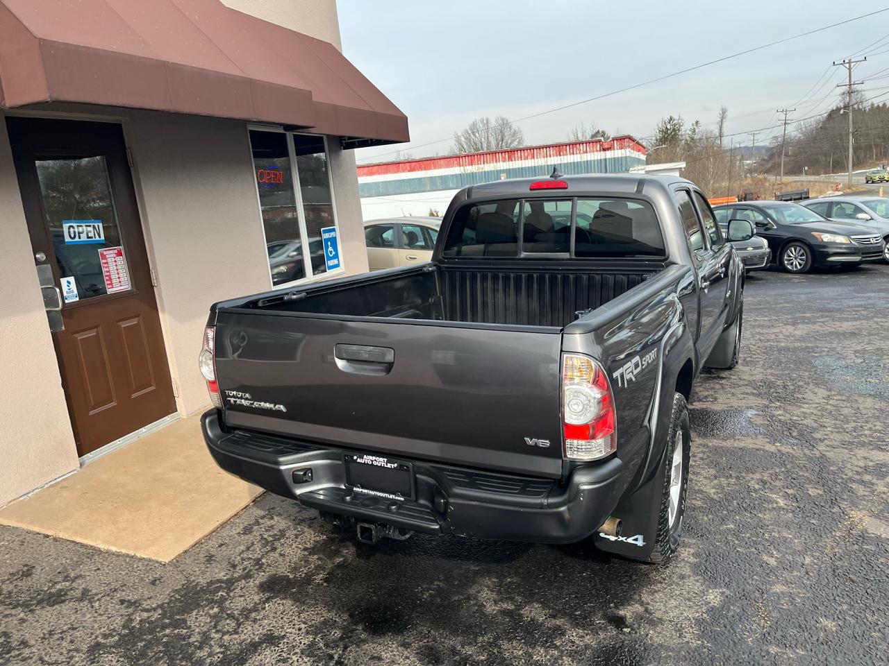 Toyota Tacoma Double Cab Long Bed V6 5AT 4WD 2015