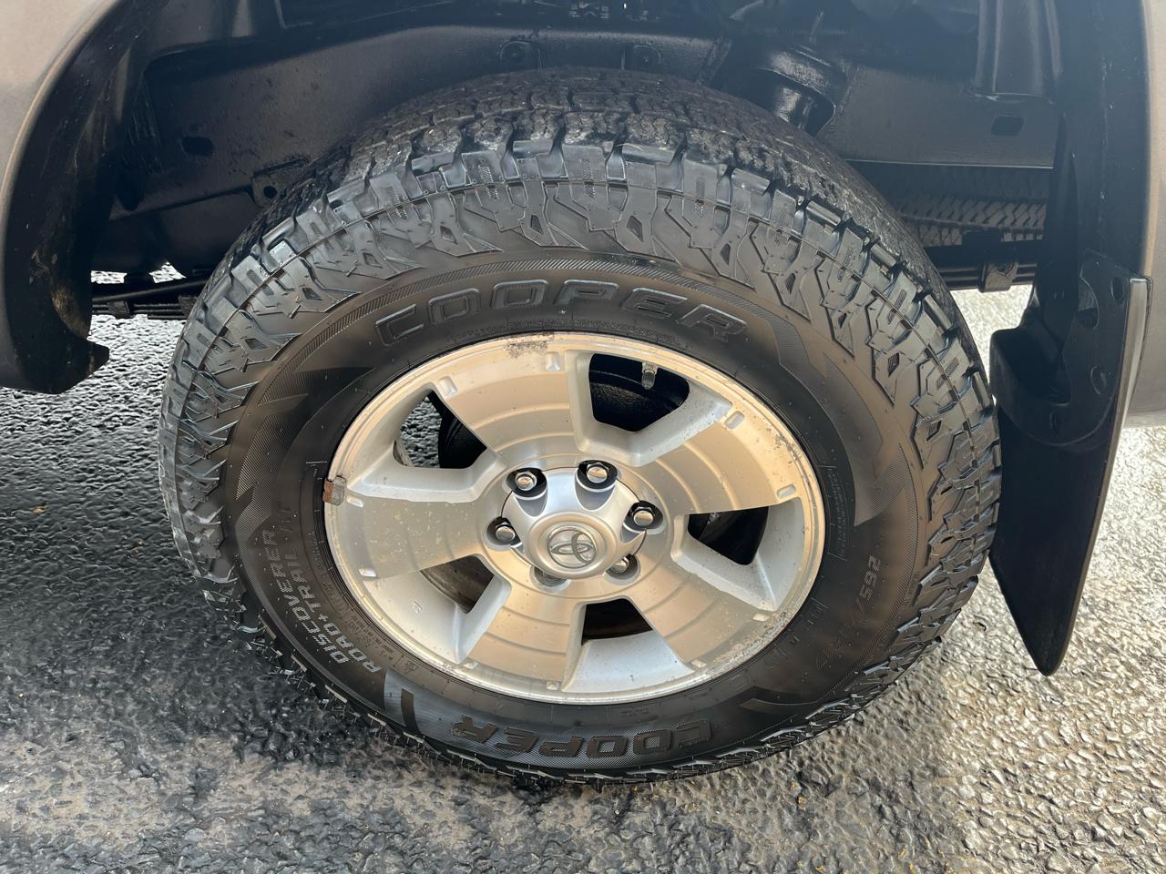 Toyota Tacoma Double Cab Long Bed V6 5AT 4WD 2015