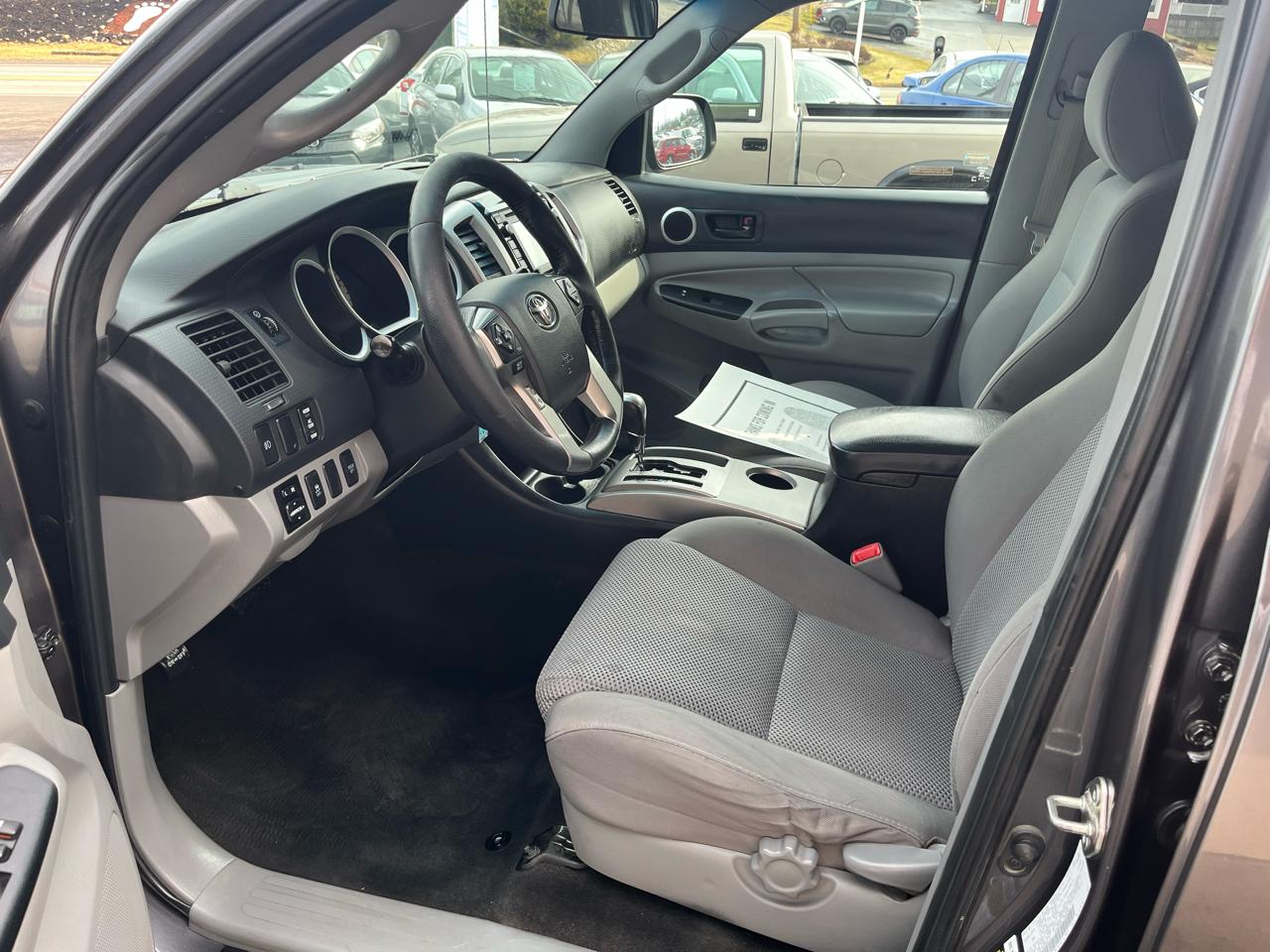 Toyota Tacoma Double Cab Long Bed V6 5AT 4WD 2015