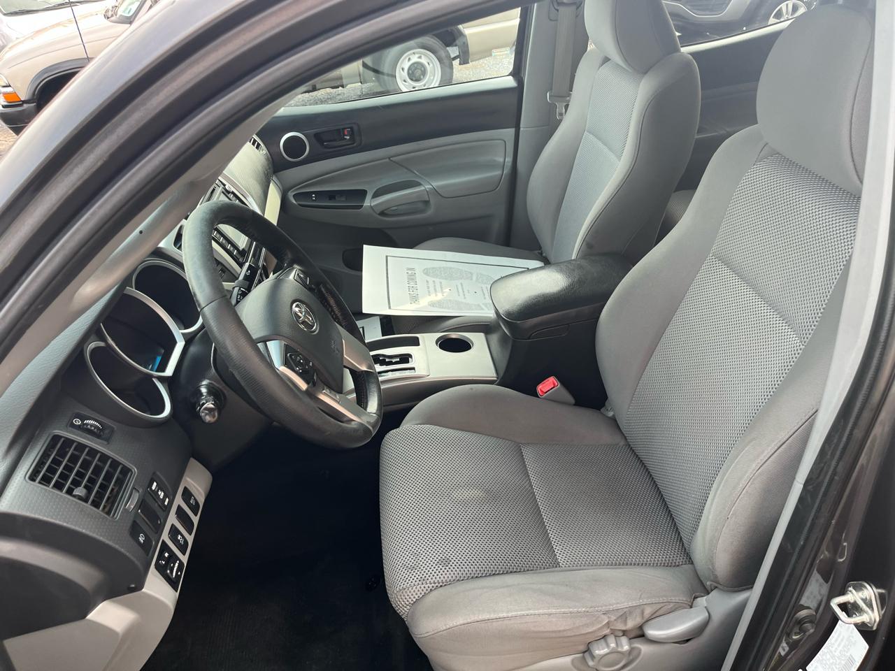 Toyota Tacoma Double Cab Long Bed V6 5AT 4WD 2015