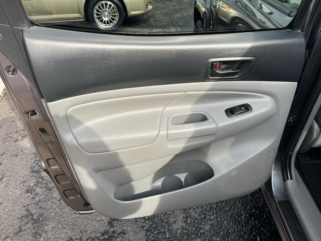 Toyota Tacoma Double Cab Long Bed V6 5AT 4WD 2015