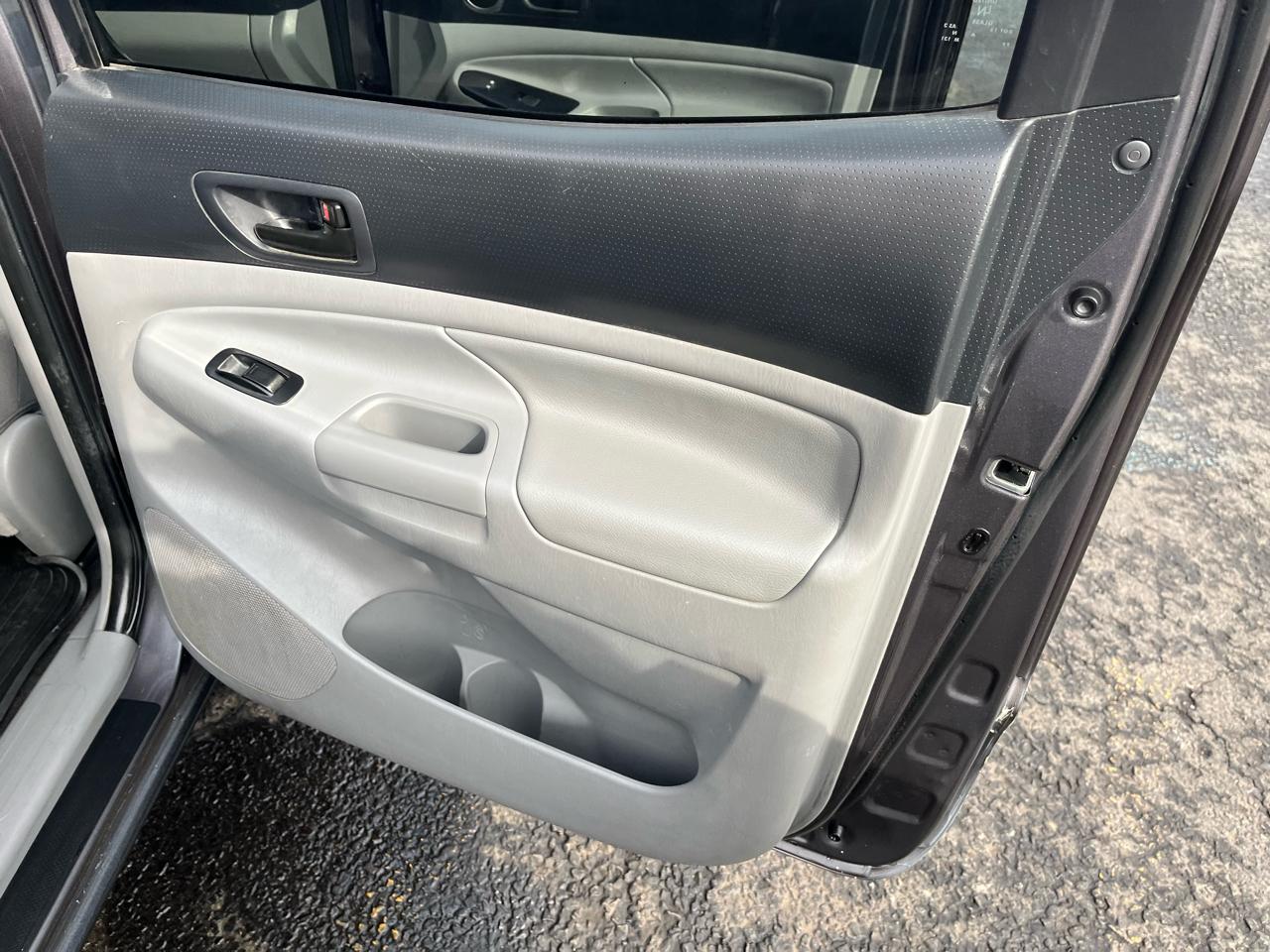 Toyota Tacoma Double Cab Long Bed V6 5AT 4WD 2015