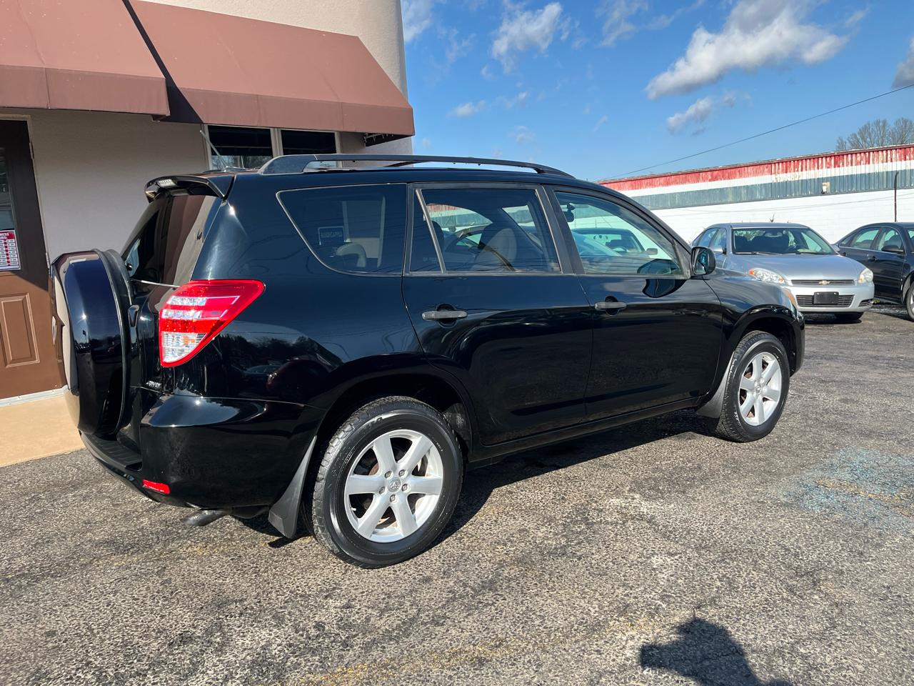 Toyota RAV4 Base I4 4WD 2011