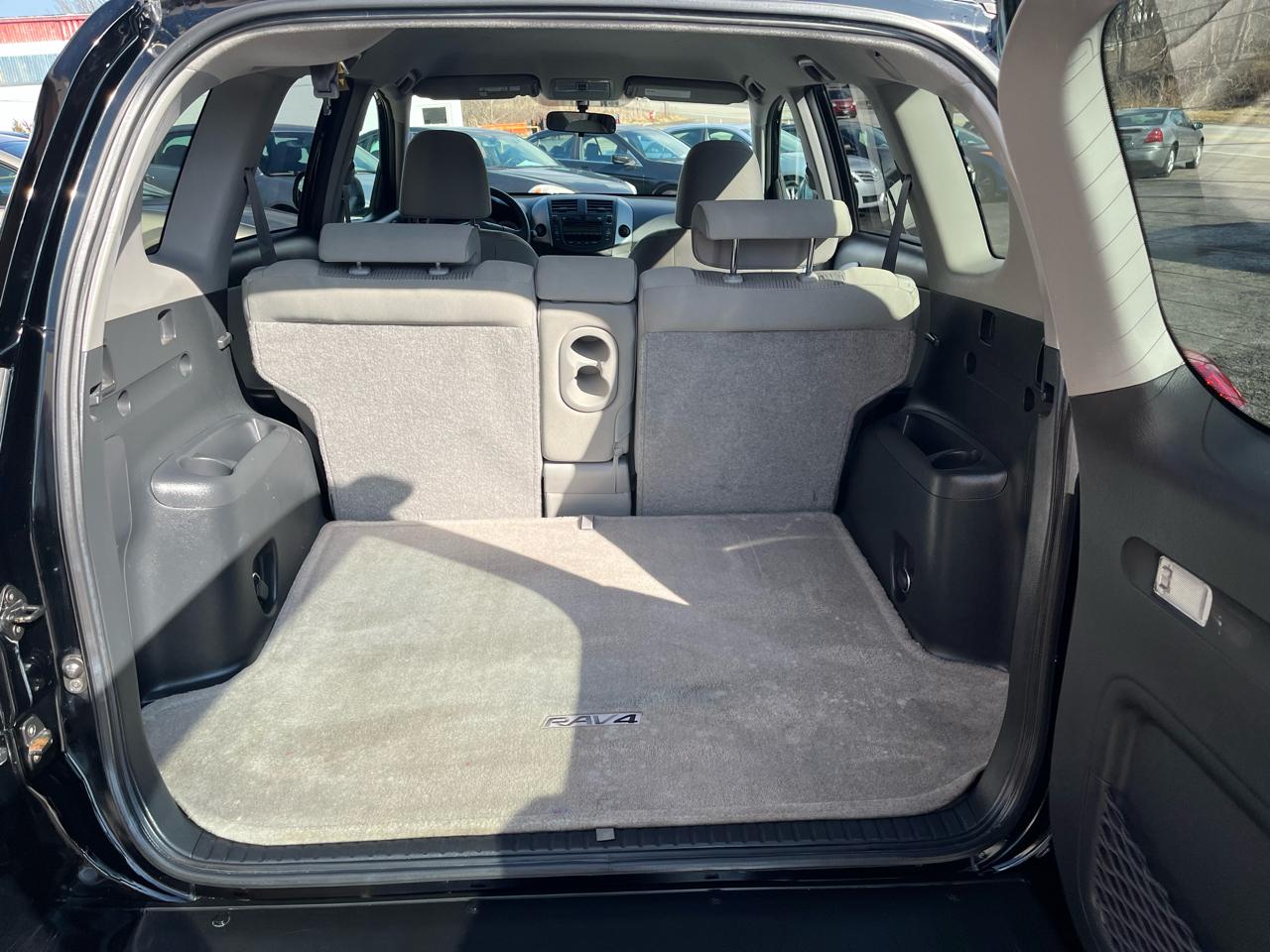 Toyota RAV4 Base I4 4WD 2011