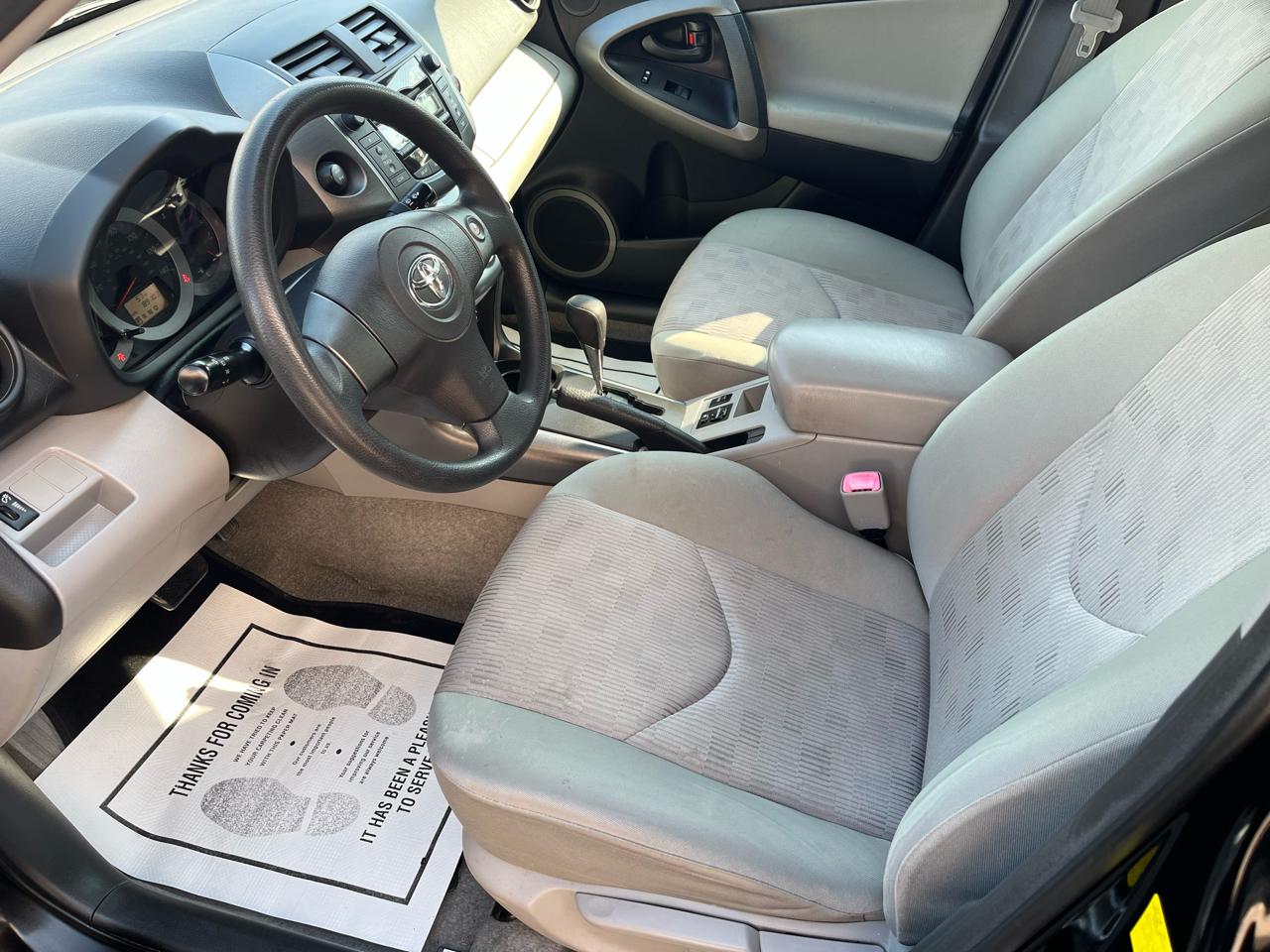 Toyota RAV4 Base I4 4WD 2011