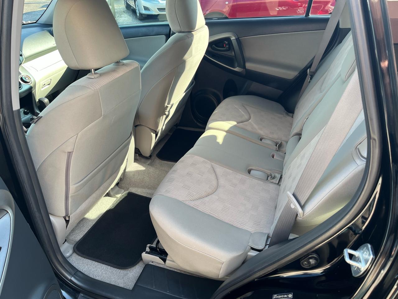 Toyota RAV4 Base I4 4WD 2011