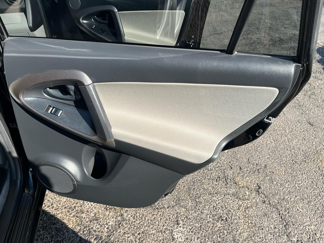 Toyota RAV4 Base I4 4WD 2011