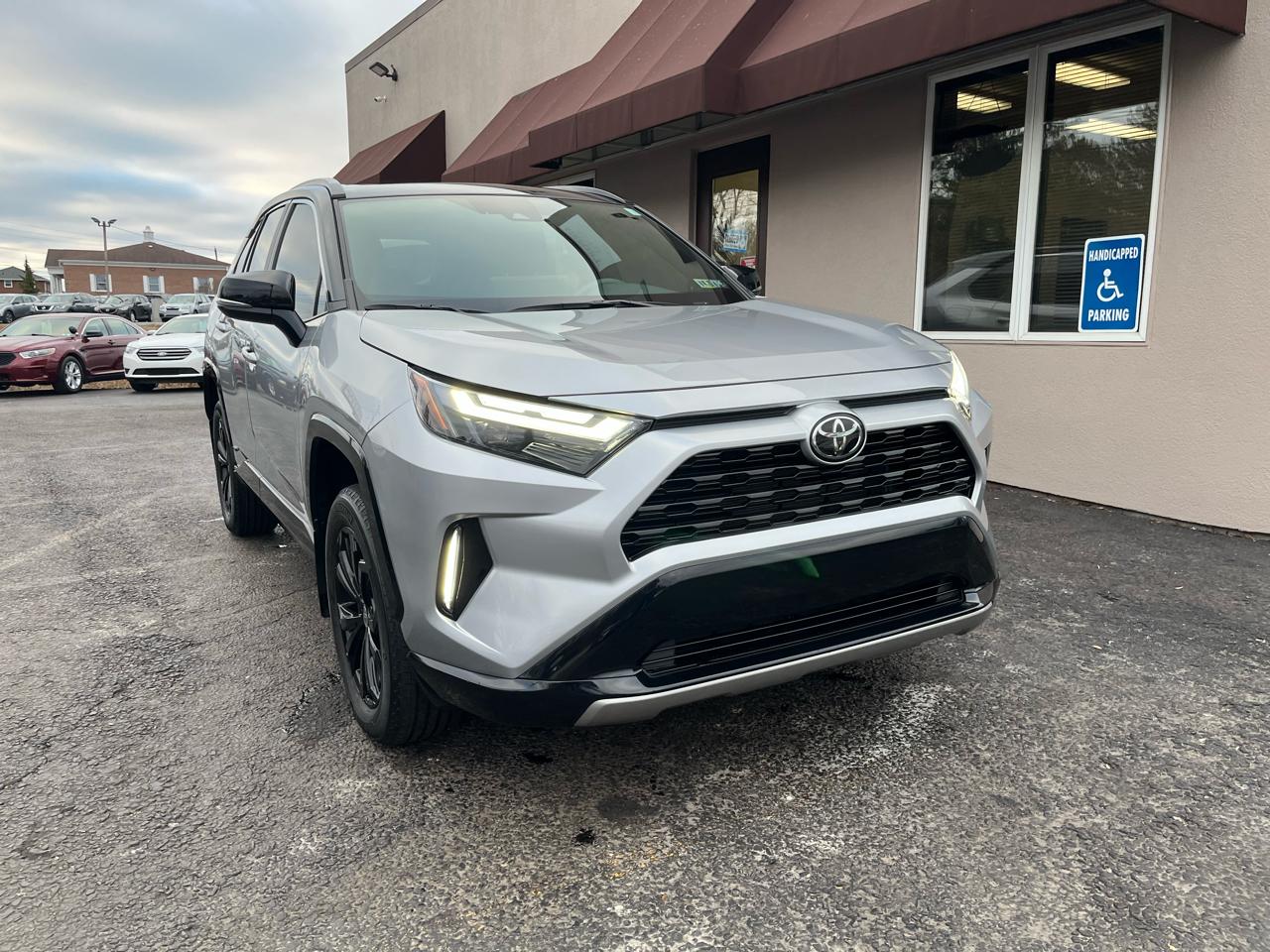 Toyota RAV4 Hybrid XSE 2025