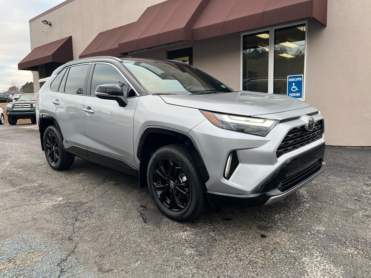 Toyota RAV4 Hybrid XSE 2025