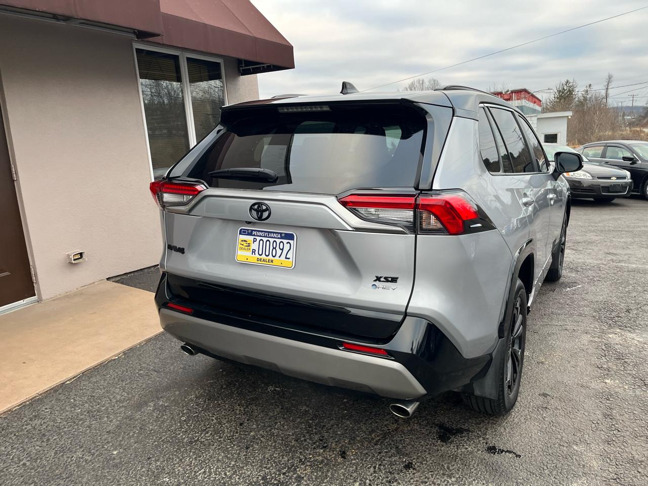 Toyota RAV4 Hybrid XSE 2025