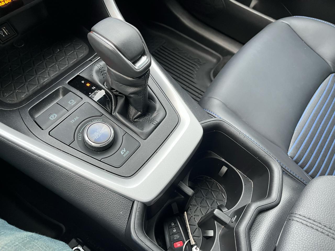 Toyota RAV4 Hybrid XSE 2025