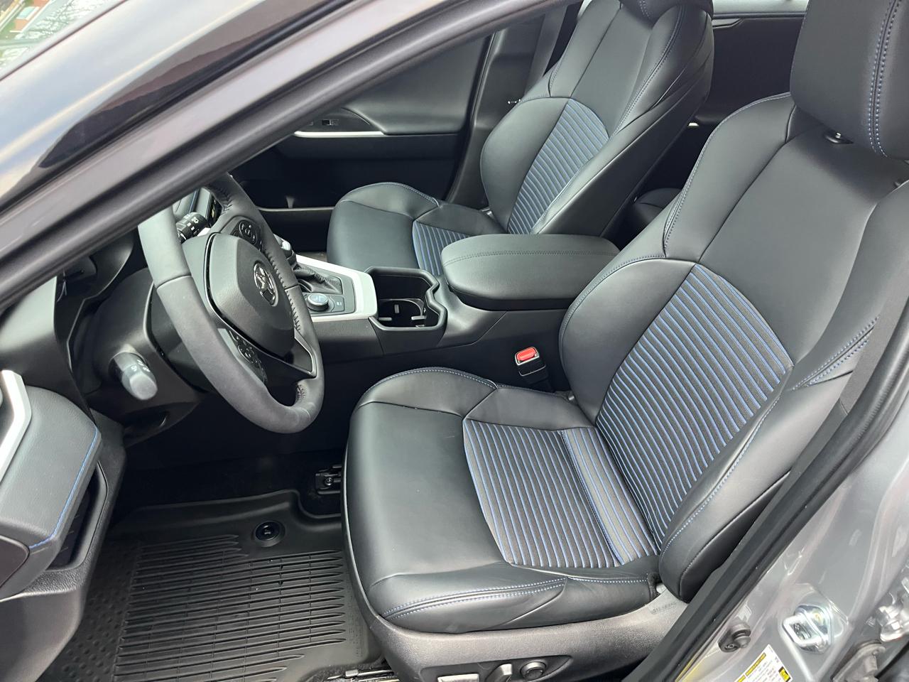 Toyota RAV4 Hybrid XSE 2025