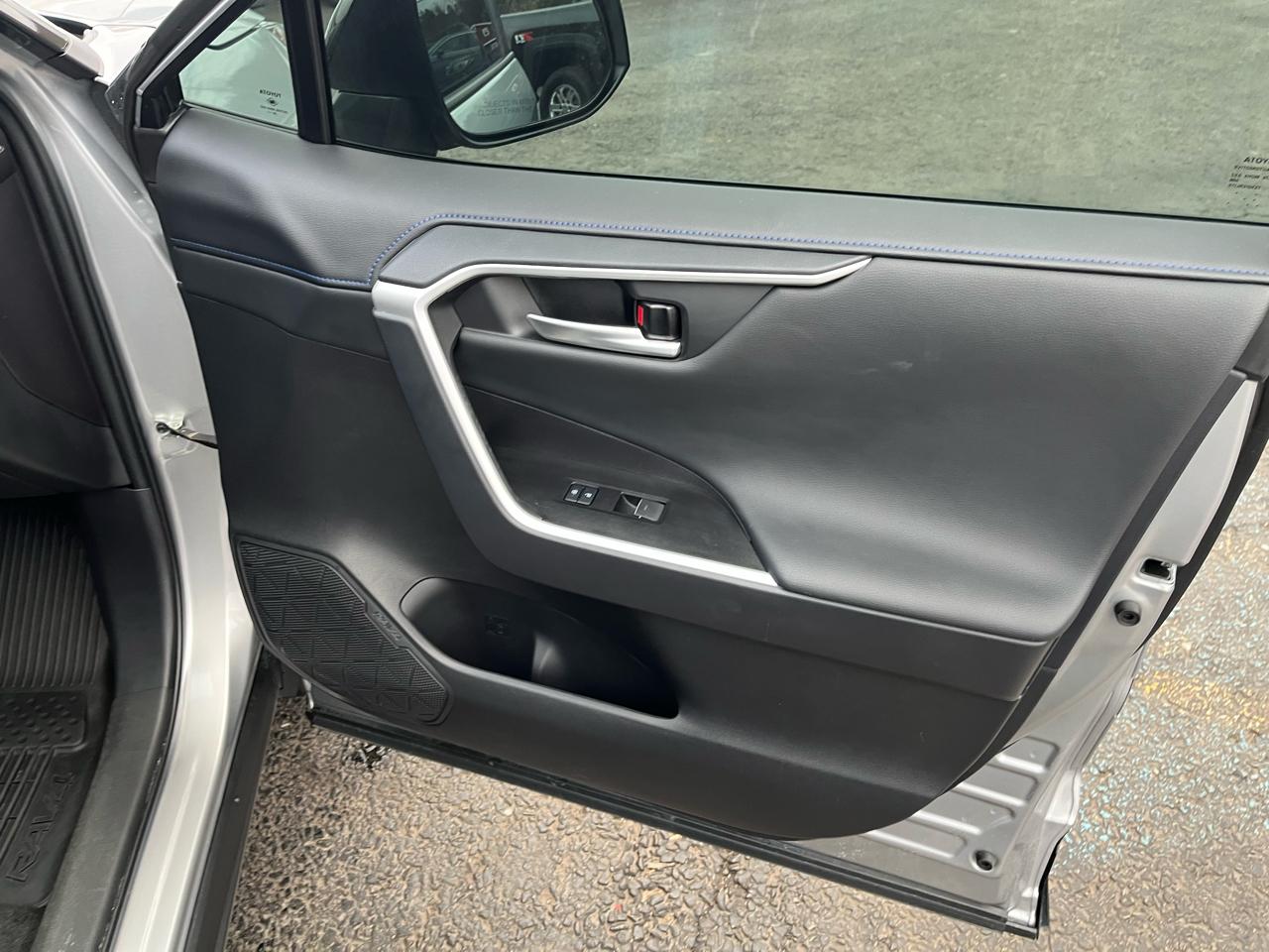 Toyota RAV4 Hybrid XSE 2025