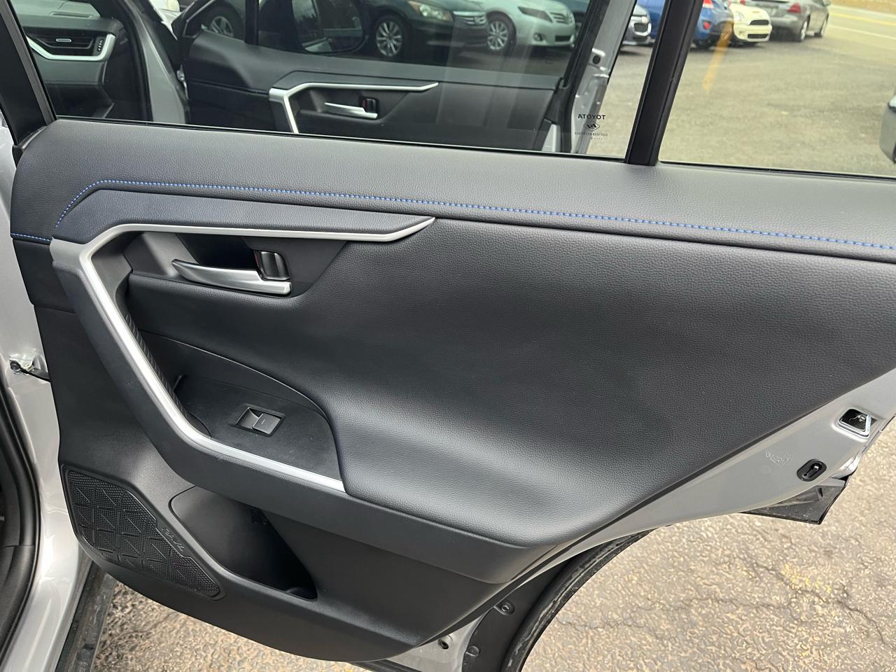 Toyota RAV4 Hybrid XSE 2025