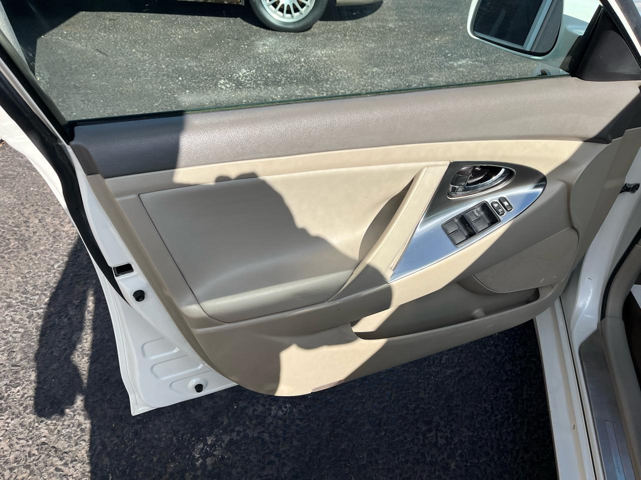 Toyota Camry Hybrid Sedan 2007