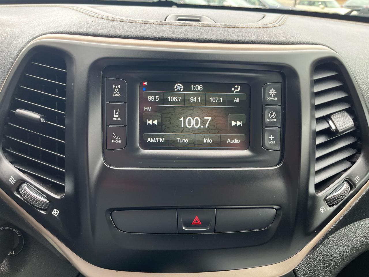 Jeep Cherokee Latitude 4WD 2015