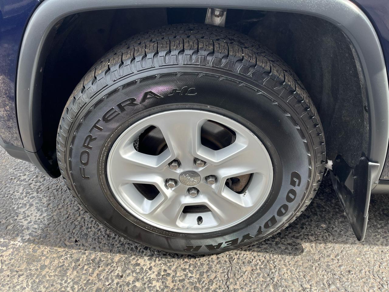 Jeep Grand Cherokee Laredo 4WD 2017