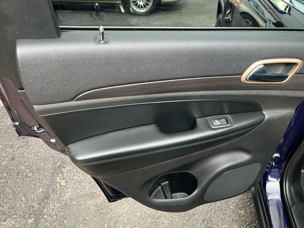 Jeep Grand Cherokee Laredo 4WD 2017