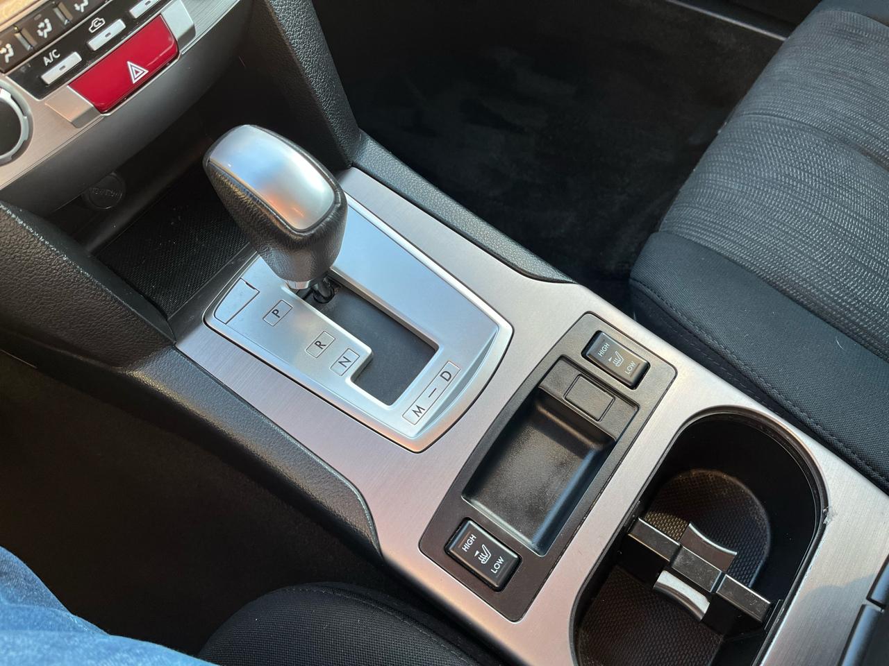 Subaru Outback 2.5i Premium 2013