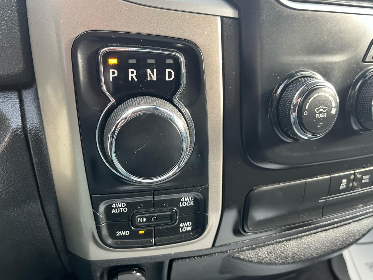 RAM 1500 SLT Quad Cab 4WD 2014