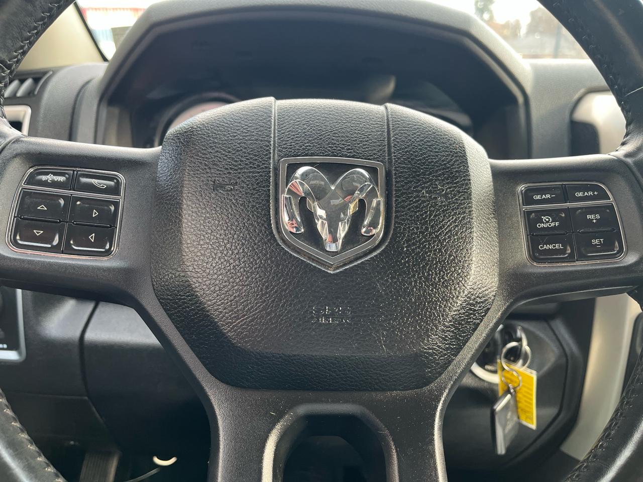 RAM 1500 SLT Quad Cab 4WD 2014