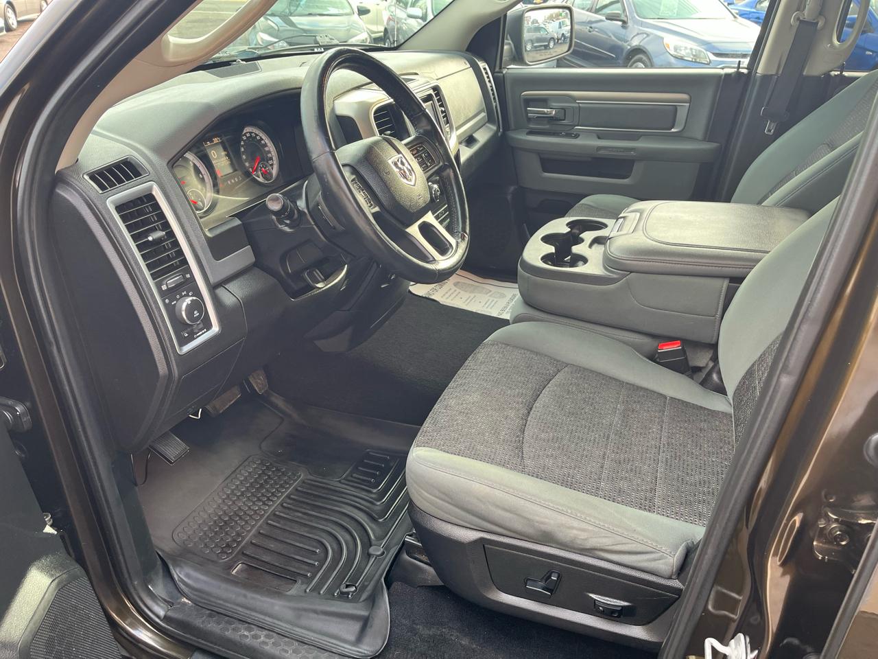 RAM 1500 SLT Quad Cab 4WD 2014