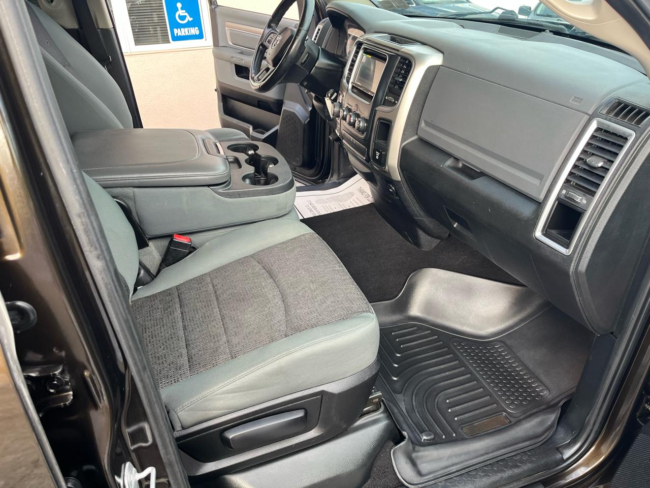 RAM 1500 SLT Quad Cab 4WD 2014