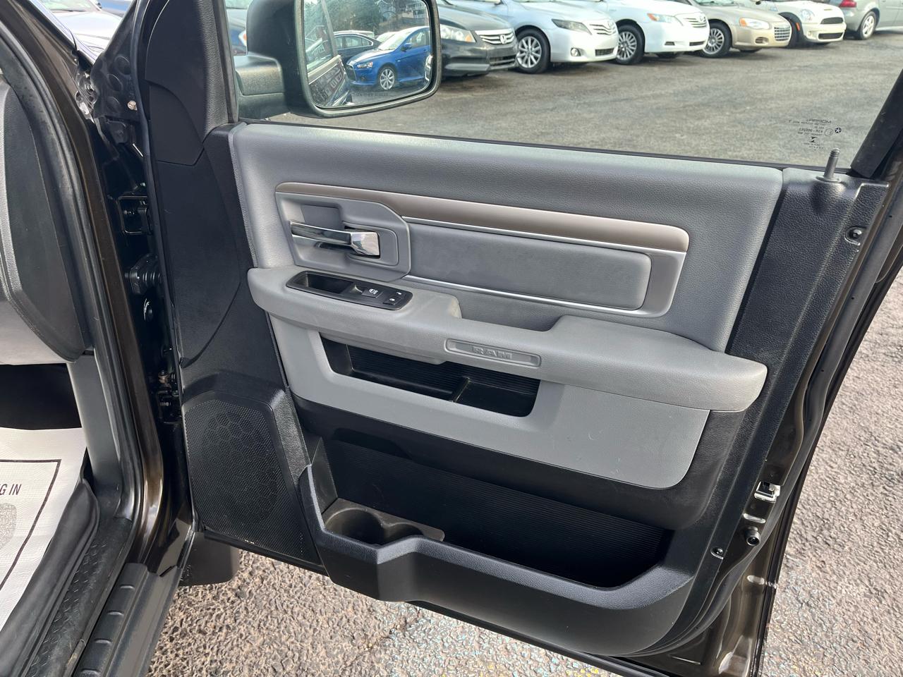 RAM 1500 SLT Quad Cab 4WD 2014