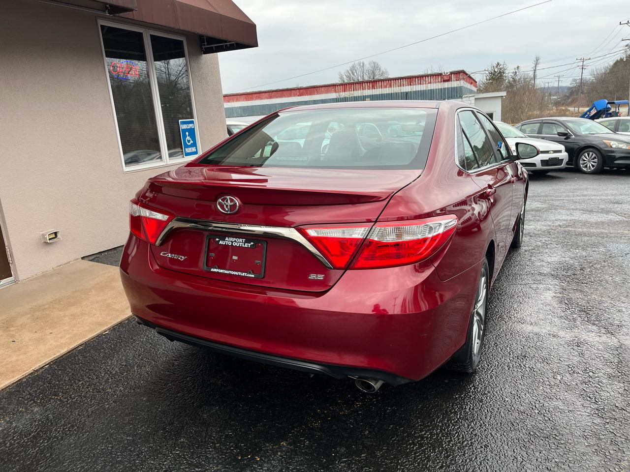 Toyota Camry SE 2017