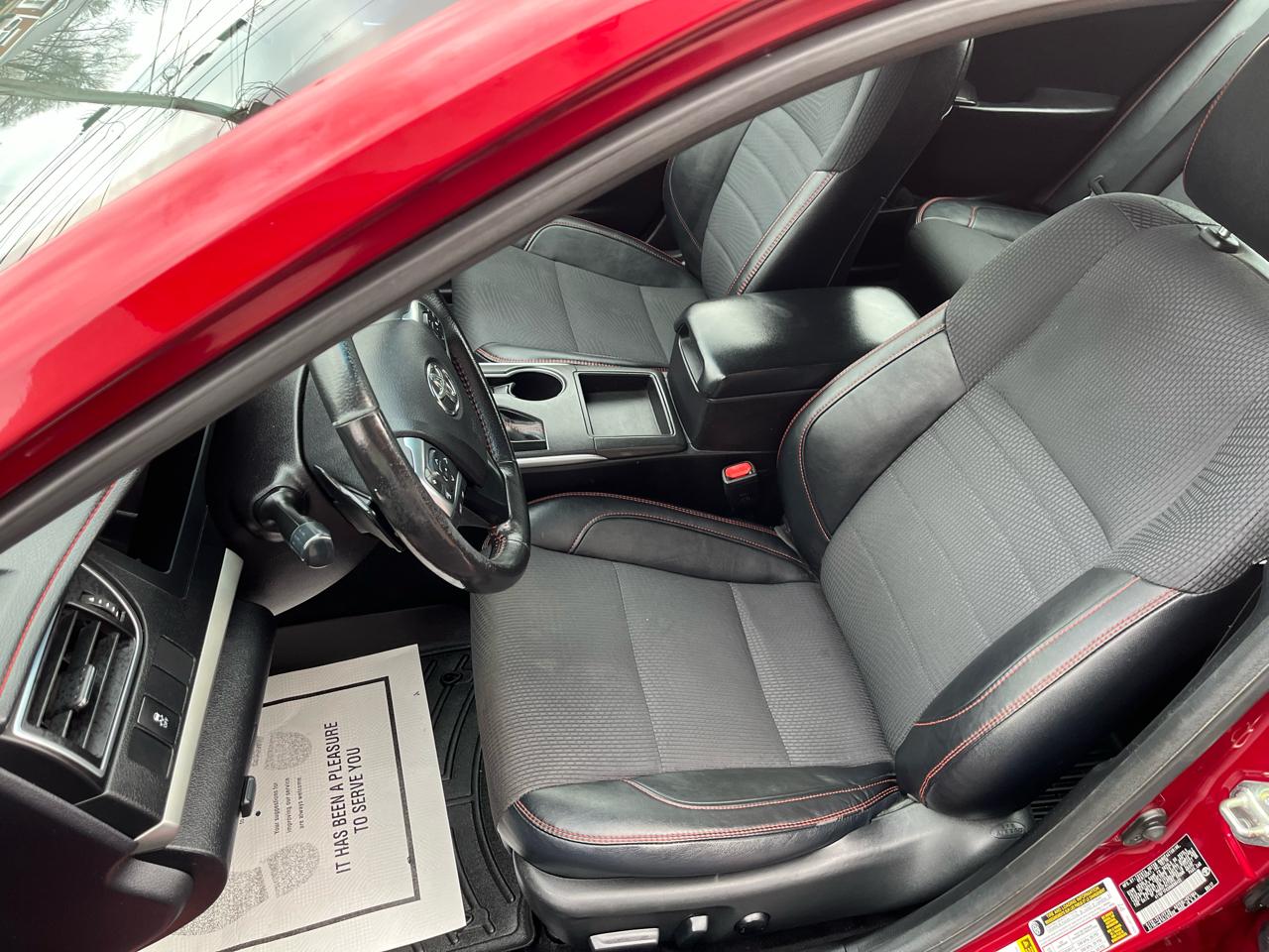 Toyota Camry SE 2017