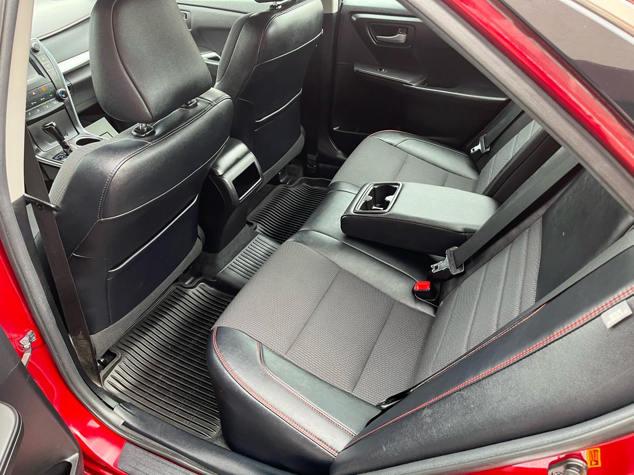 Toyota Camry SE 2017