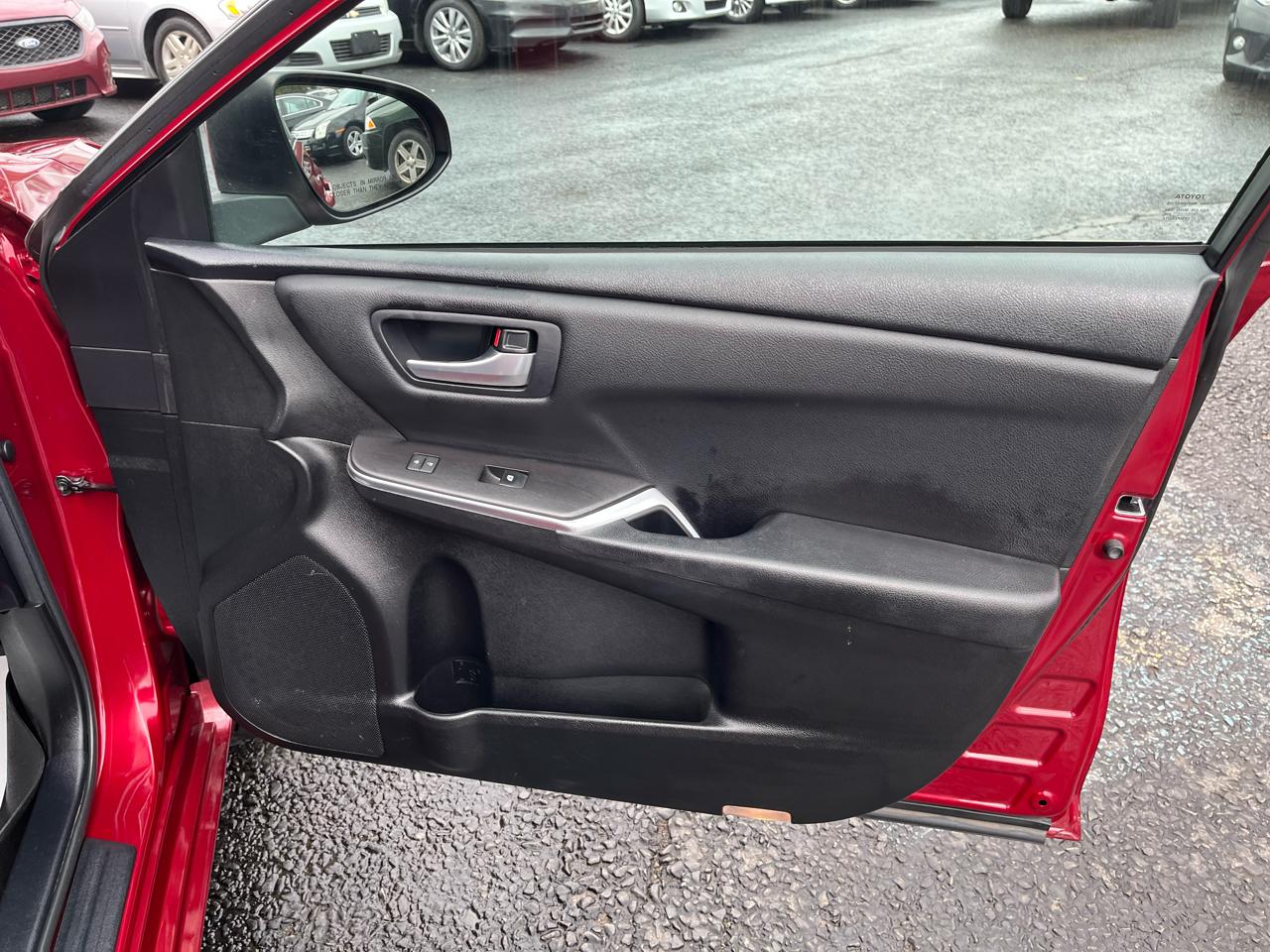 Toyota Camry SE 2017