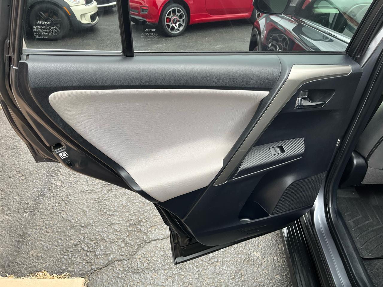 Toyota RAV4 XLE AWD 2015