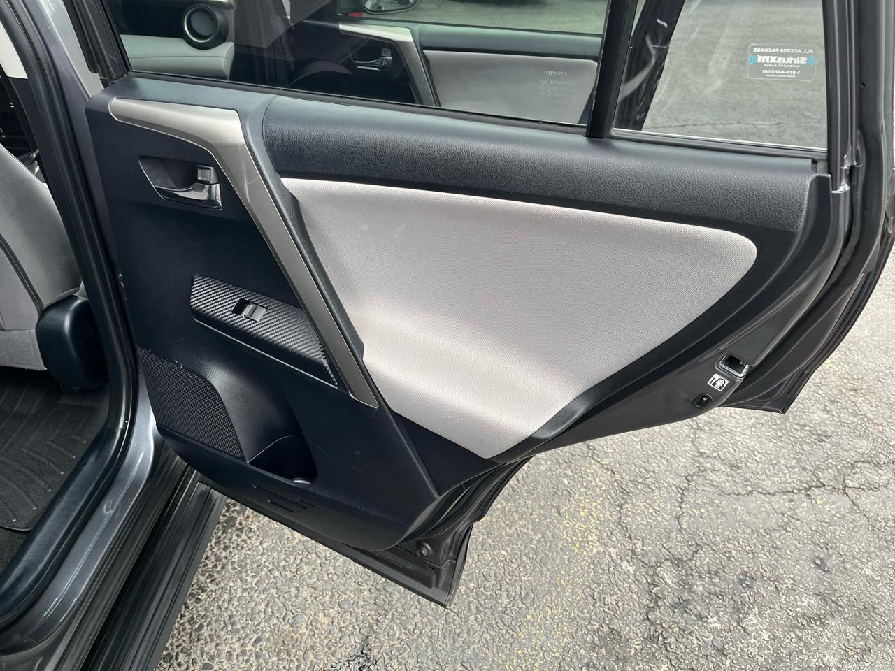 Toyota RAV4 XLE AWD 2015