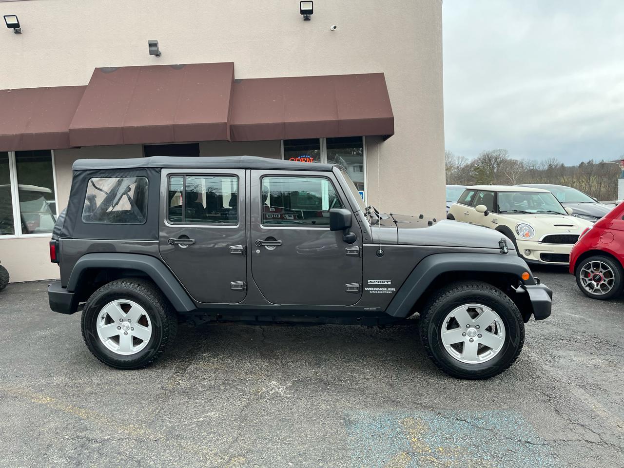 Jeep Wrangler Unlimited Sport 4WD 2014