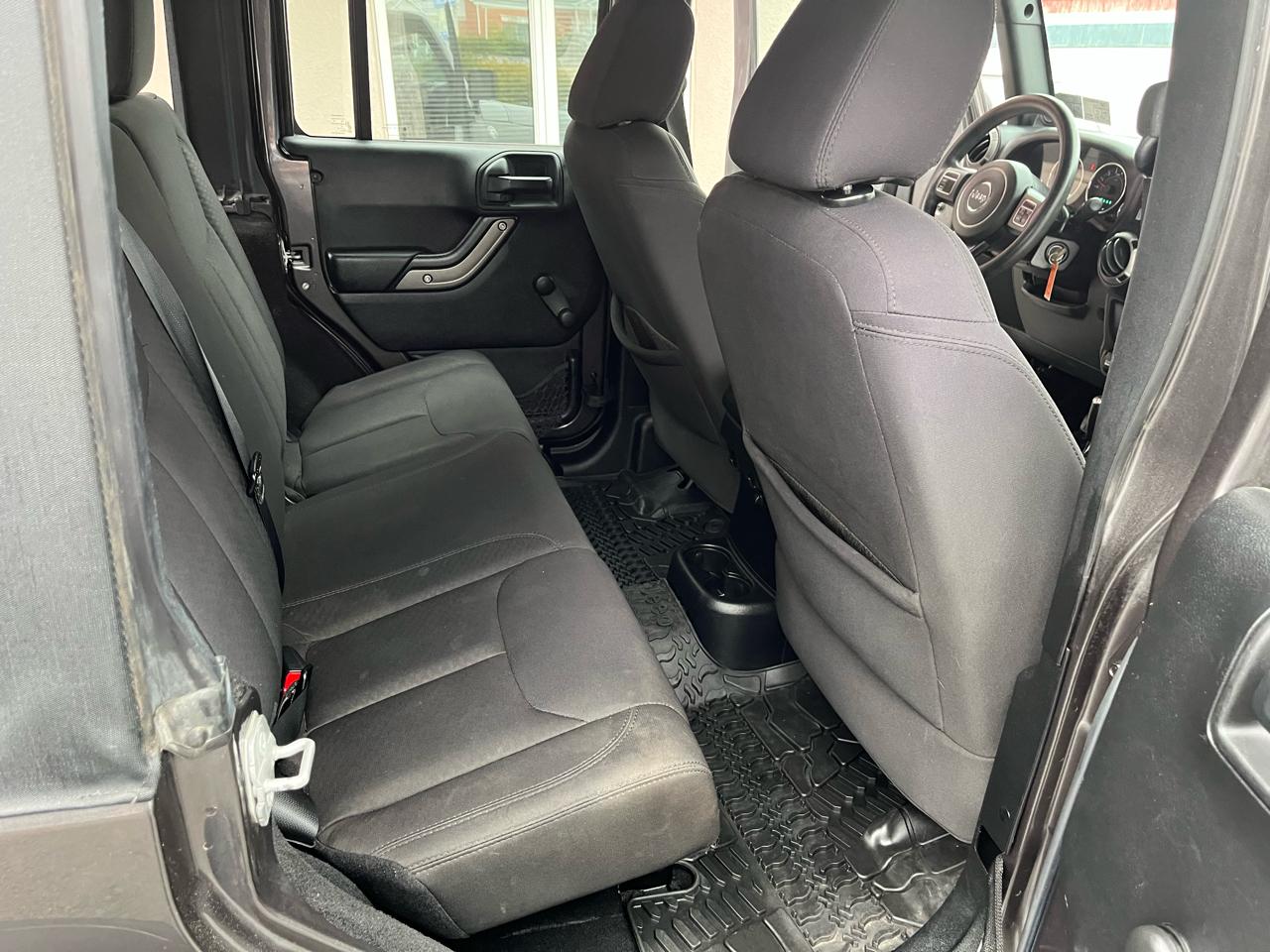 Jeep Wrangler Unlimited Sport 4WD 2014