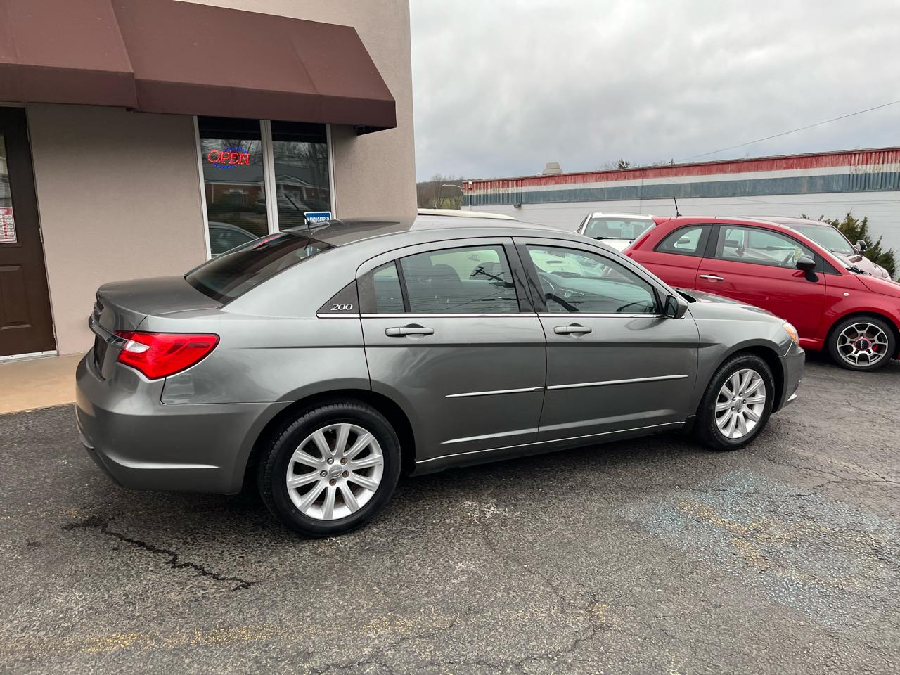 Chrysler 200 Touring 2013