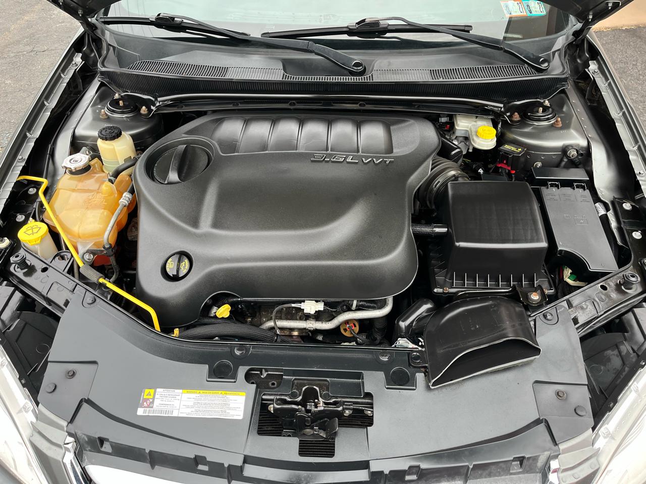 Chrysler 200 Touring 2013