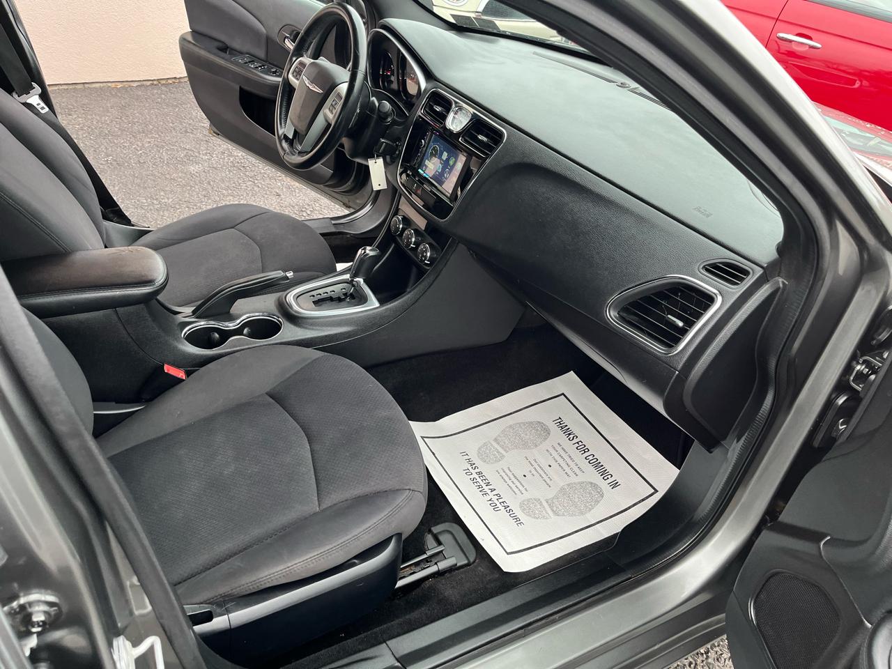 Chrysler 200 Touring 2013