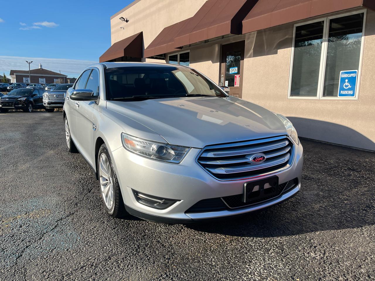 Ford Taurus Limited FWD 2014