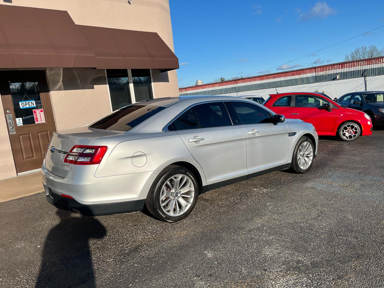 Ford Taurus Limited FWD 2014