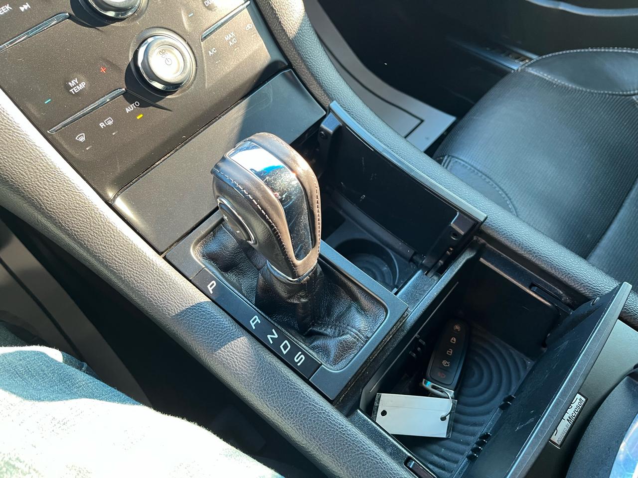 Ford Taurus Limited FWD 2014