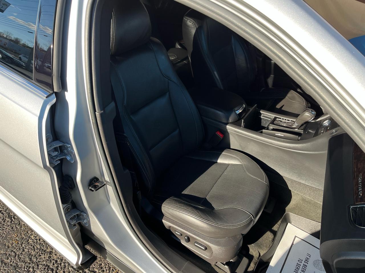 Ford Taurus Limited FWD 2014