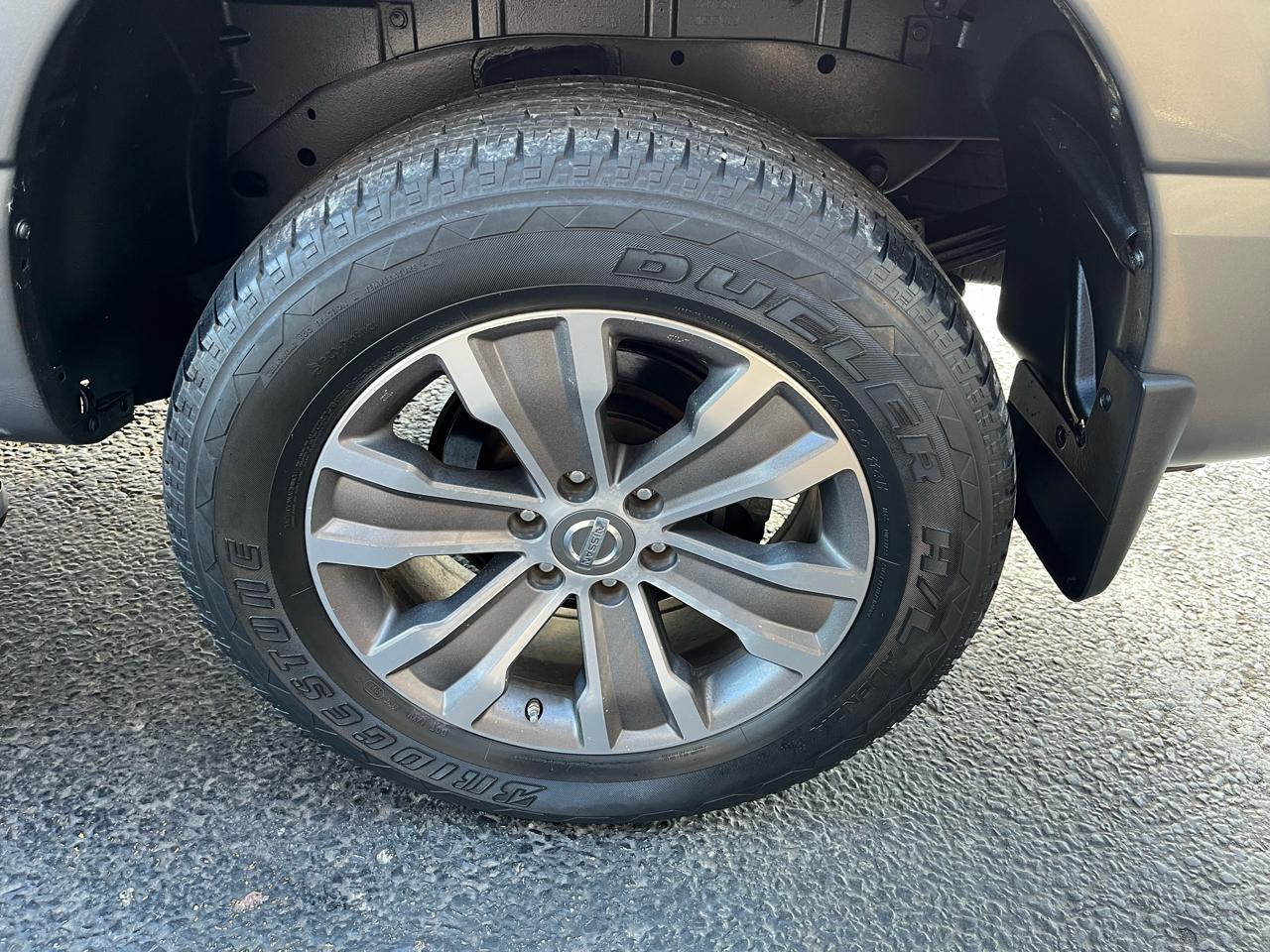 Nissan Titan SL Crew Cab 4WD 2017