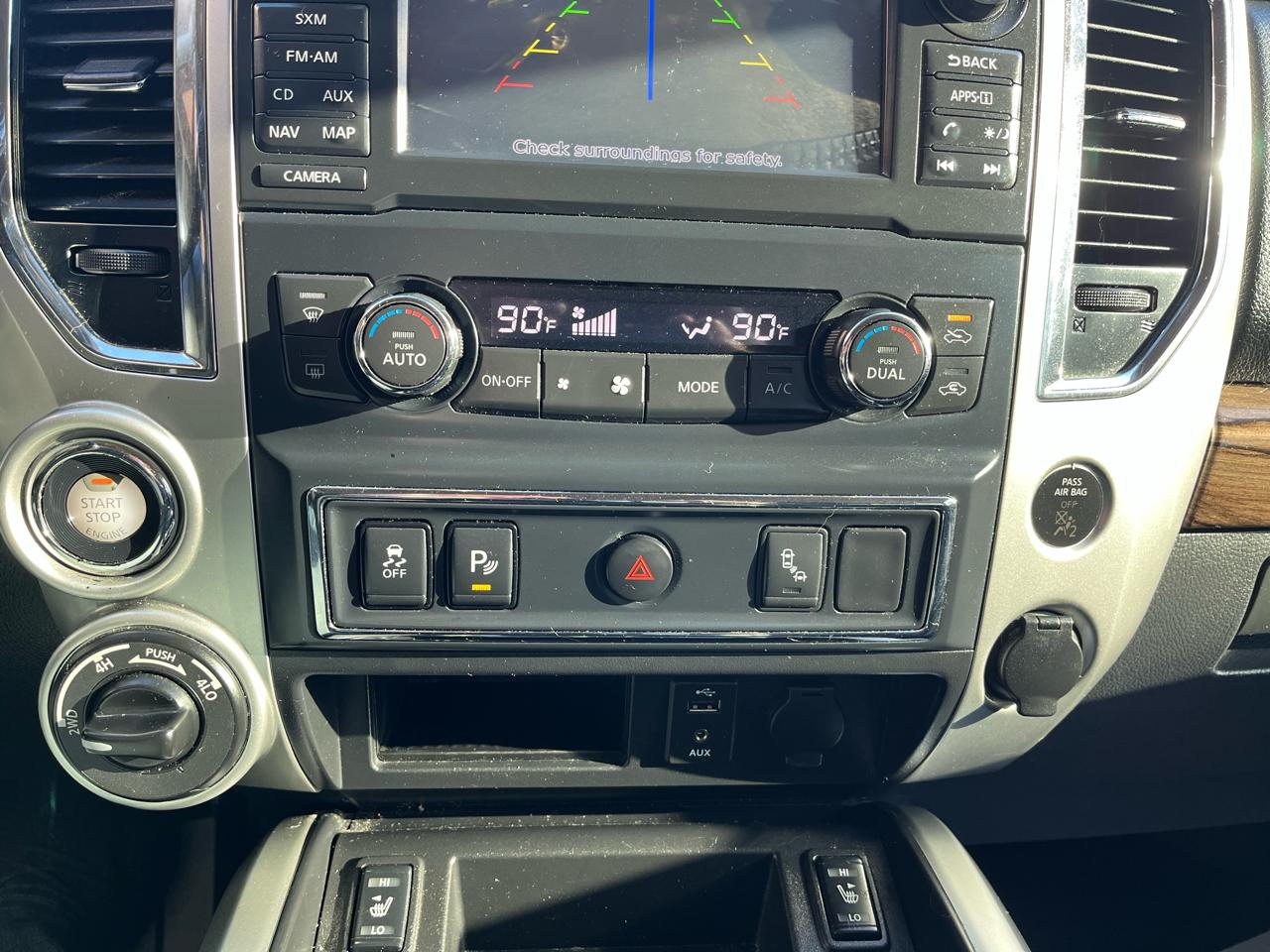 Nissan Titan SL Crew Cab 4WD 2017