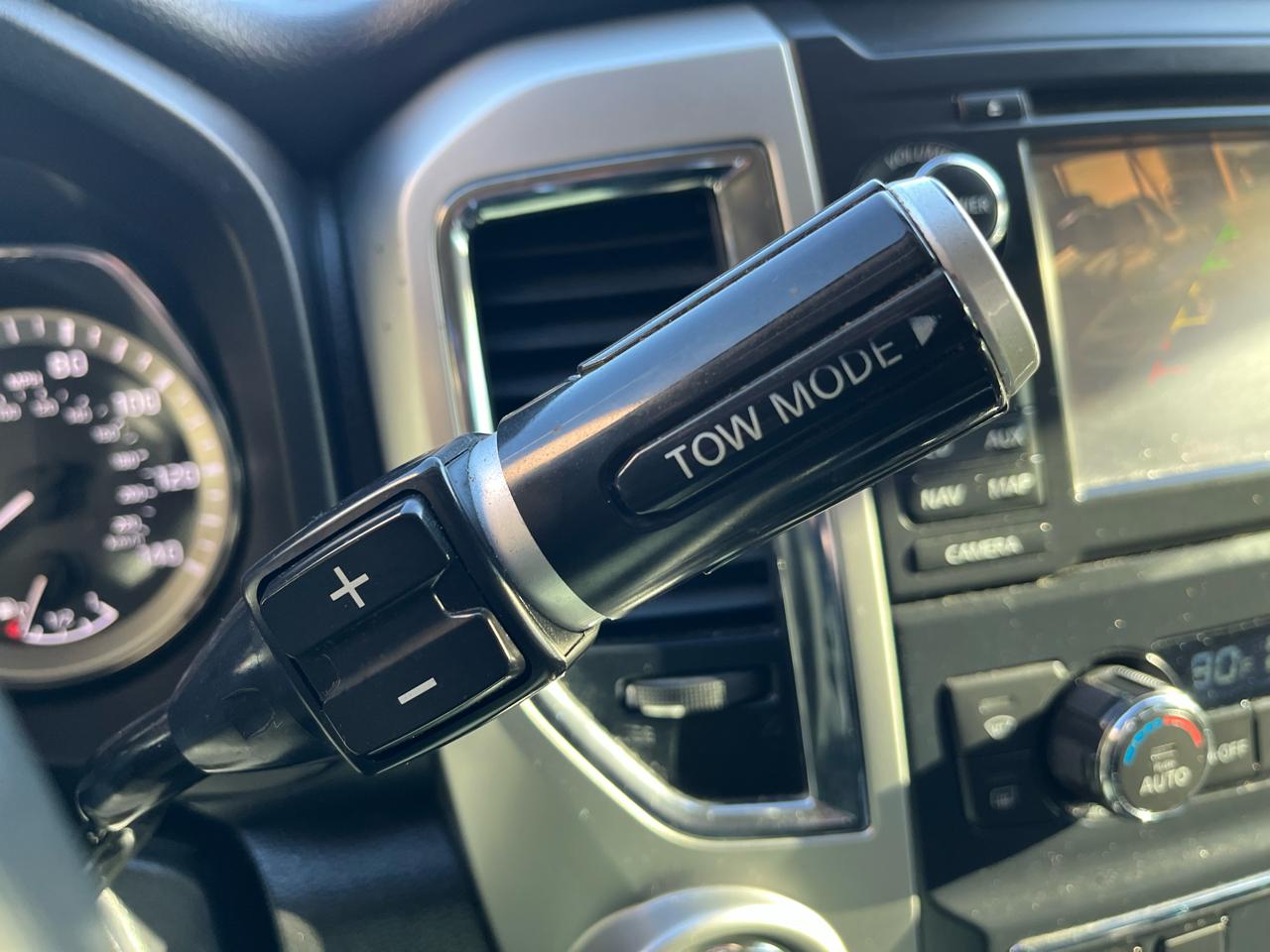 Nissan Titan SL Crew Cab 4WD 2017