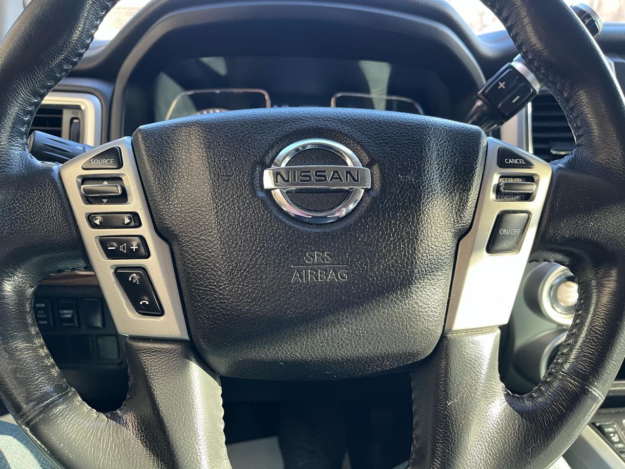 Nissan Titan SL Crew Cab 4WD 2017