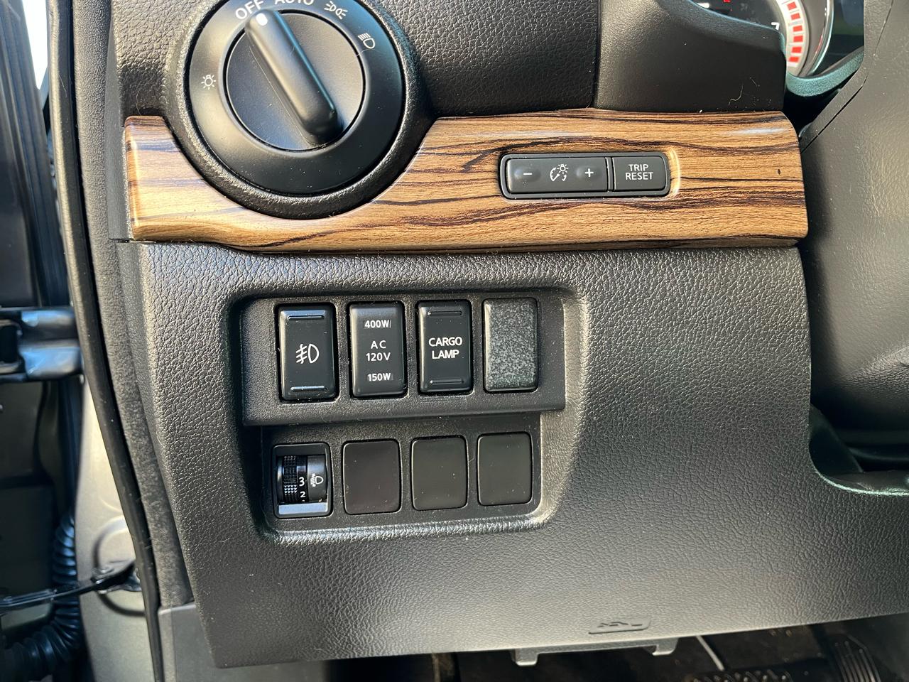 Nissan Titan SL Crew Cab 4WD 2017