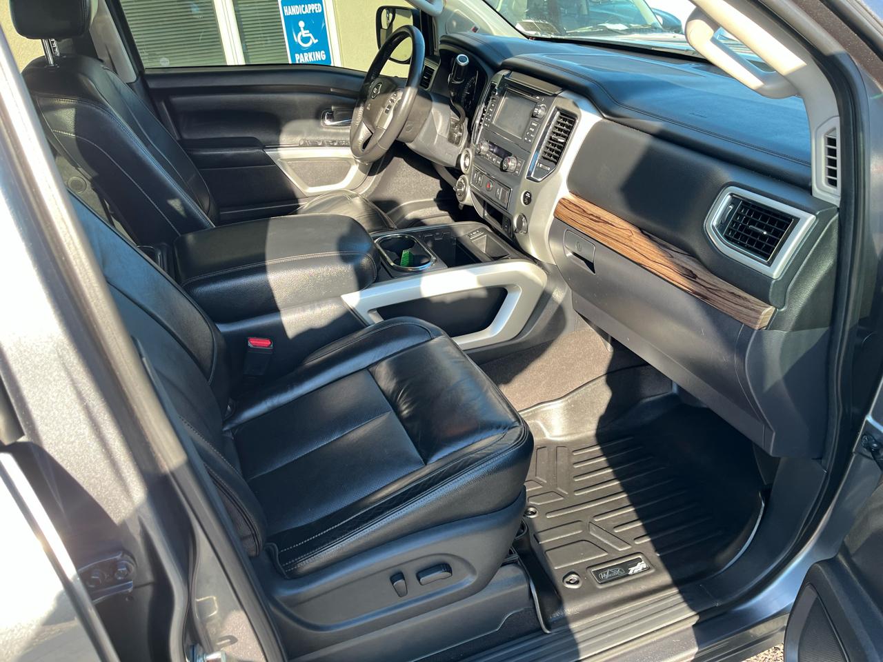 Nissan Titan SL Crew Cab 4WD 2017